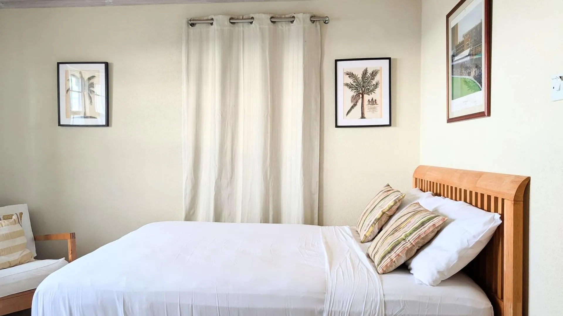 5 Seawinds Apartment Christ Church 0*,  Barbados